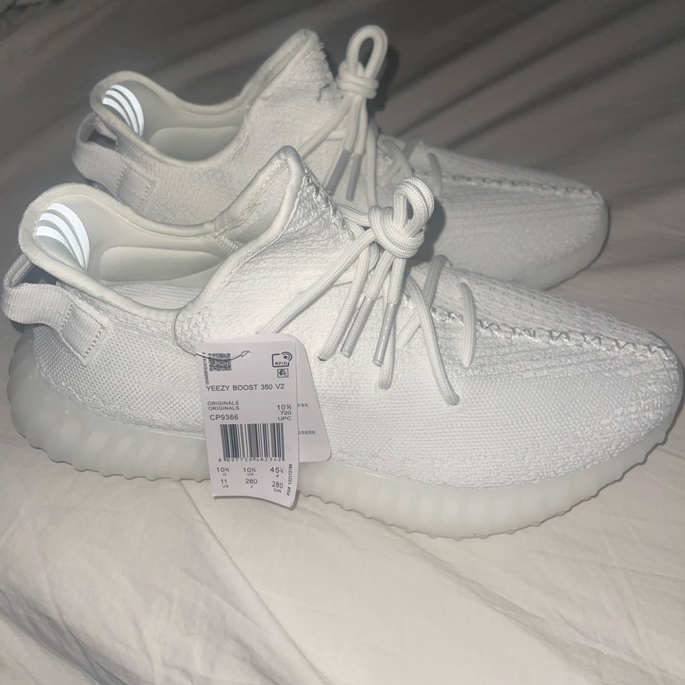 Yeezy 350 V2 ‘Triple White’